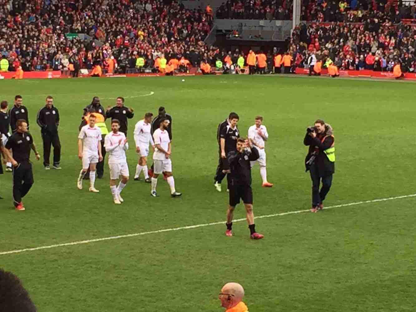 有贡献！布耶半场出战13分钟 3中3&三分2中2拿8分1助1帽（高效发挥！布耶半场13分钟3中3、三分2中2拿下8分1助攻1盖帽）