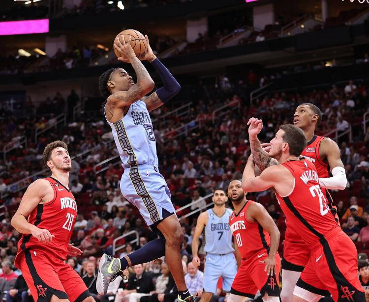 拜仁官方：后卫博埃因病缺席与斯图加特的比赛（拜仁官宣：后卫博埃因病无缘战斯图加特）