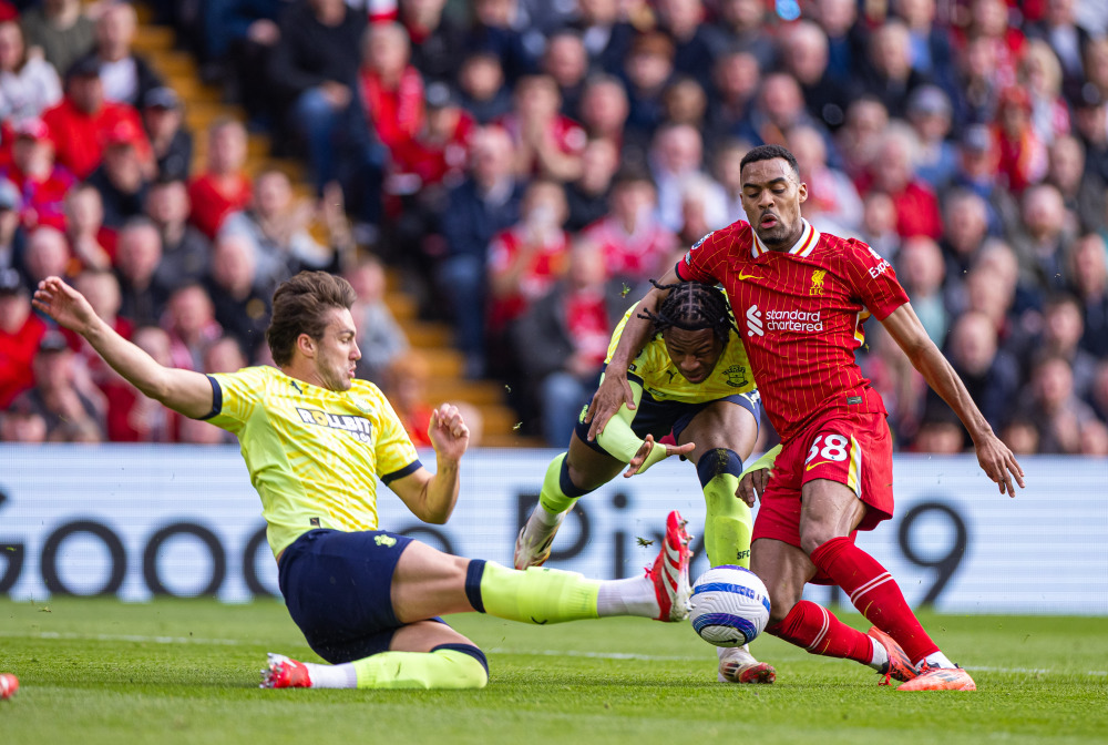 前锋连续助攻带动全队节奏（前锋连助攻激活全队节奏）