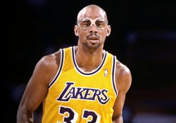 切尔西大胜，恩佐是世界第最佳中场之一这没问题吧。（切尔西大胜，称恩佐为世界顶级中场之一不过分吧）