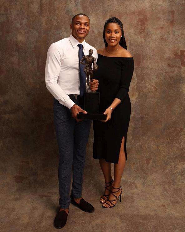 曼晚：卡塞米罗离队传闻不断升温，阿莫林想引入加拉格尔（曼晚：卡塞米罗离队风声愈浓，阿莫林有意引进加拉格尔）