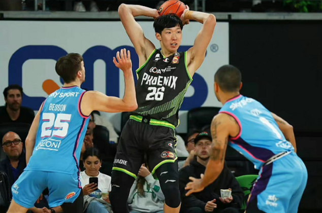 记者：最近放出的B费发言是几周前的采访，当时他在葡萄牙队（记者澄清：近期流传的B费言论源自数周前随葡萄牙队的采访）