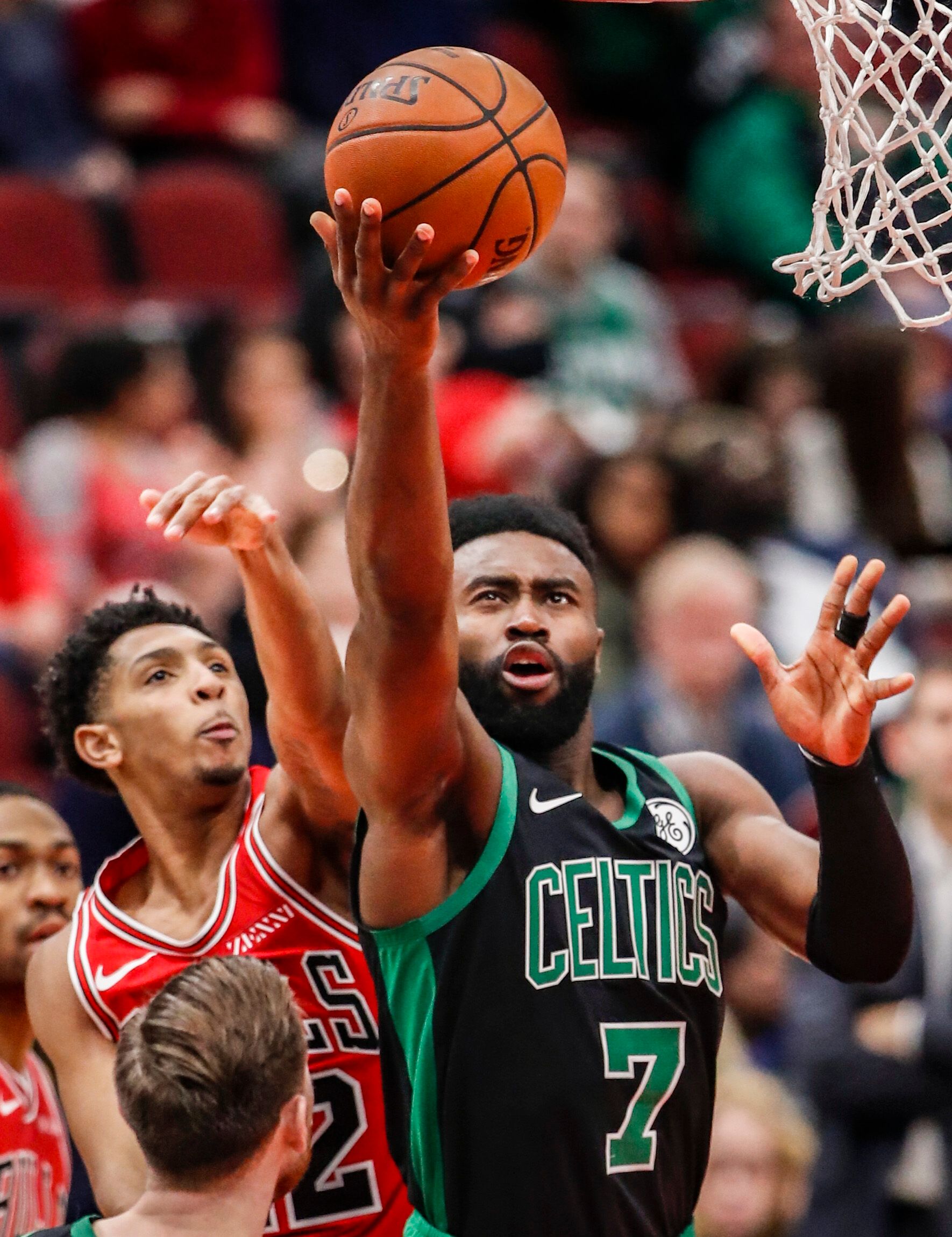 德天空：拜仁有意科索沃妖锋阿斯拉尼，双方已展开初步谈判（德天空：拜仁相中科索沃锋线新星阿斯拉尼，初步谈判已启动）