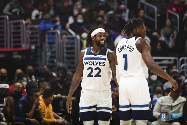 浓眉哥首节状态低迷，表现不尽如人意（浓眉哥首节手感冰冷，发挥欠佳）