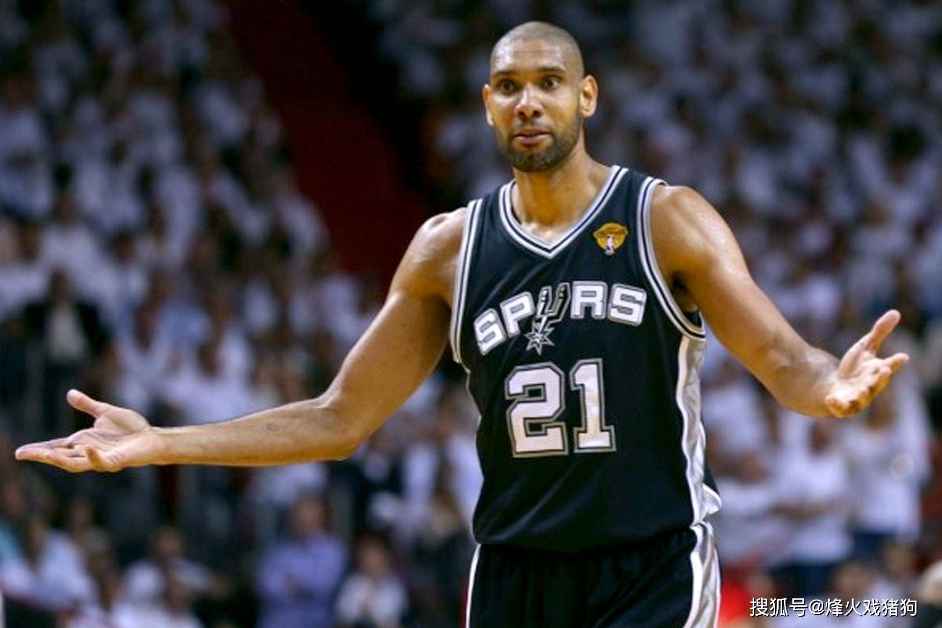 北青：约十人获国足新帅面试资格，邵佳一、李霄鹏等在列（北青：国足新帅面试约十位人选，邵佳一、李霄鹏等入围）