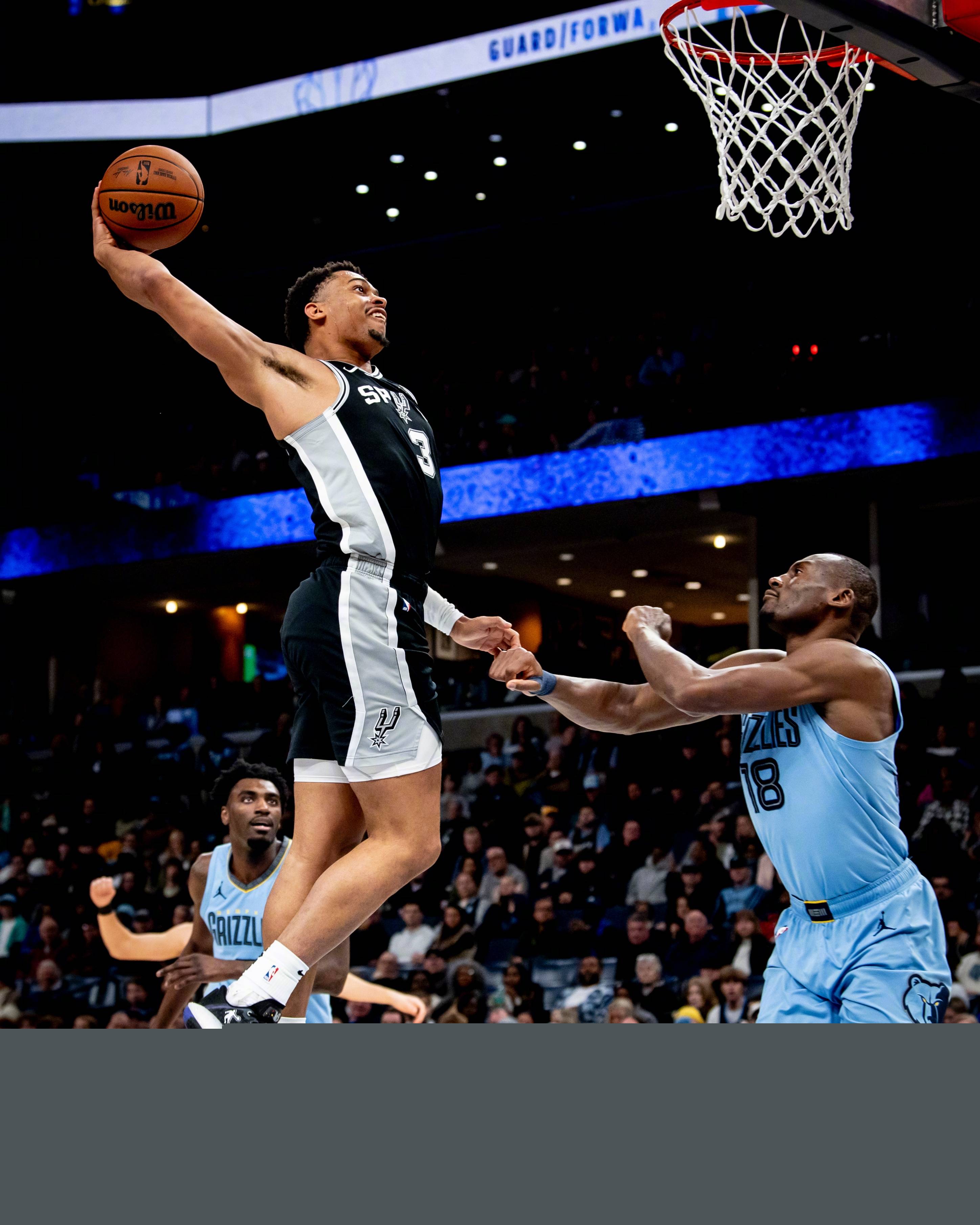 利物浦欧冠客场取分战平切尔西（欧冠客场争分，利物浦战平切尔西）