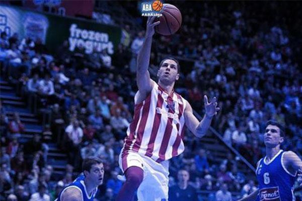 高强度卡位对抗的幕后故事（激烈卡位之争的背后秘闻）