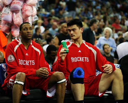 U22国足战韩国首发与负越南相比仅更换门将，王博豪继续出任中锋（U22国足对阵韩国首发较负越南仅换门将，王博豪仍担纲中锋）