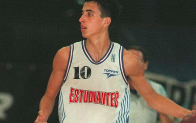 阿斯：奥尔莫+德容的组合非常成功，为弗里克提供了新的选择（阿斯：奥尔莫联手德容表现出色，弗里克迎来战术新方案）