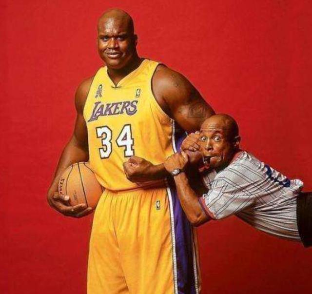 苏里南主帅滕·卡特有意归化三人：萨默维尔、皮罗、杜奇（滕·卡特拟为苏里南归化三将：萨默维尔、皮罗、杜奇）