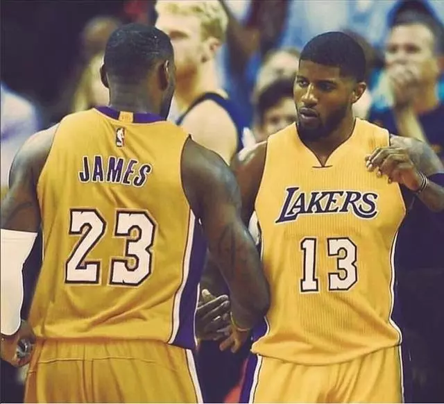 罗马诺：皇马准备与21岁中卫阿森西奥加薪续约（罗马诺：皇马计划与21岁中卫阿森西奥续约并上调薪资）