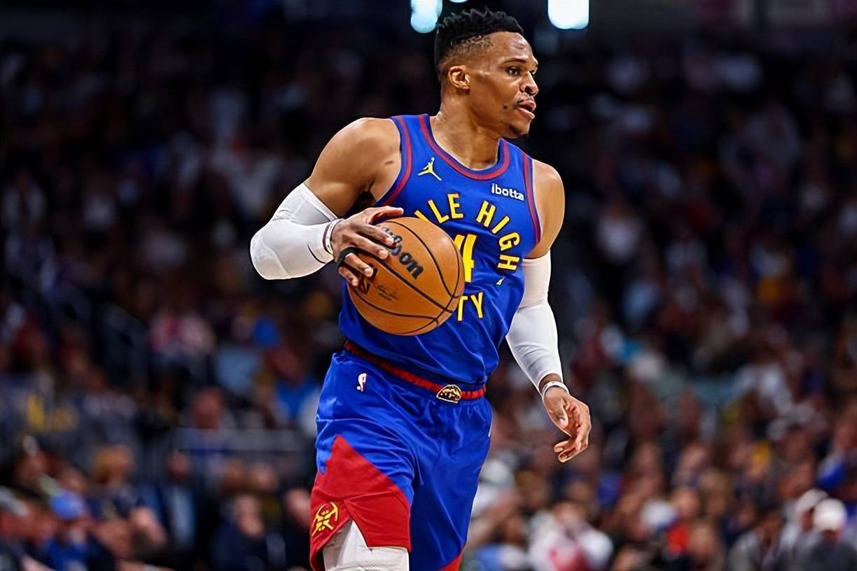 早日归来！33岁巴西球星内马尔晒病床照确认接受手术（33岁内马尔晒病床照证实已手术，盼早日回归）